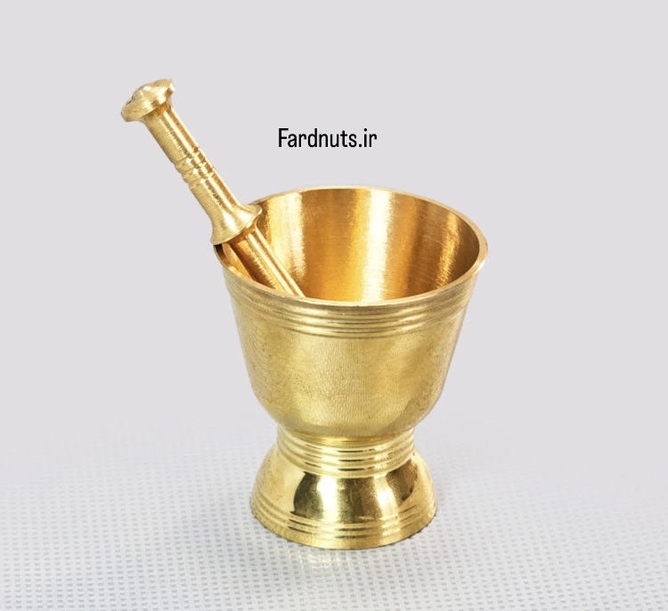  جعبه کادویی مخمل با زعفران سوپر نگین 10گرم‌ و هاون و قوری 